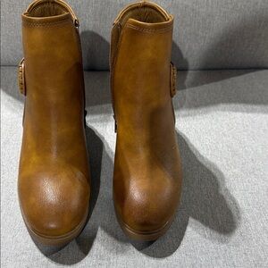 New never worn without box Baretraps ankle boots